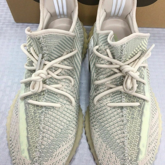 NEW IN BOX ADIDAS YEEZY BOOST 350 V2 FW3042 - Picture 2 of 8